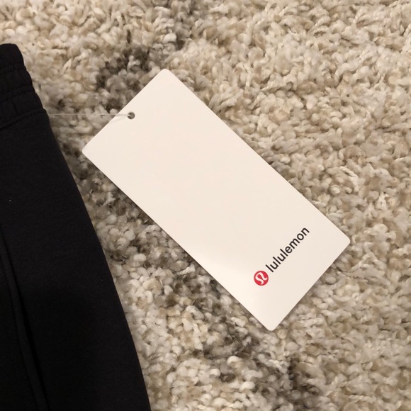 Lululemon Light Stride Crop Size 4 New With Tags - Picture 3 of 6